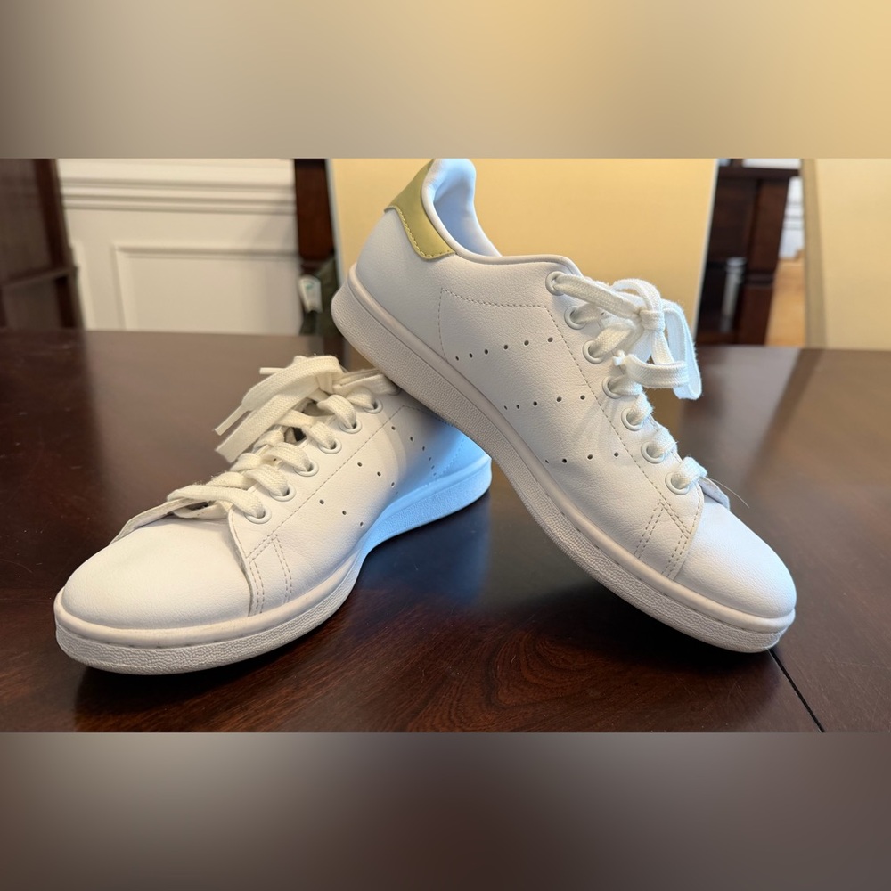 Classic White Athletic Shoes - Stan Smith